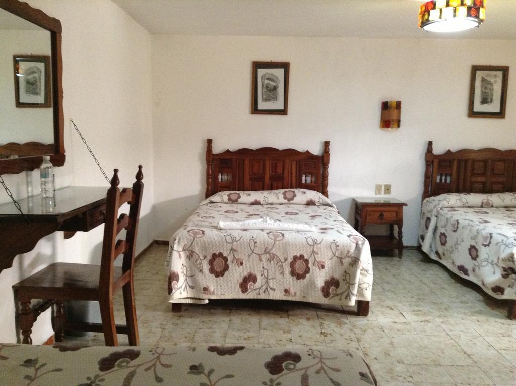 Hotel Atilanos Morelia Buitenkant foto