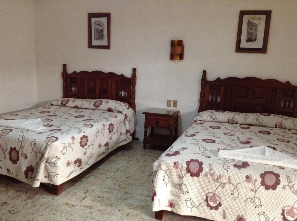 Hotel Atilanos Morelia Buitenkant foto