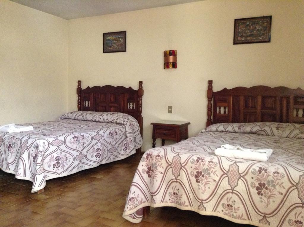 Hotel Atilanos Morelia Buitenkant foto