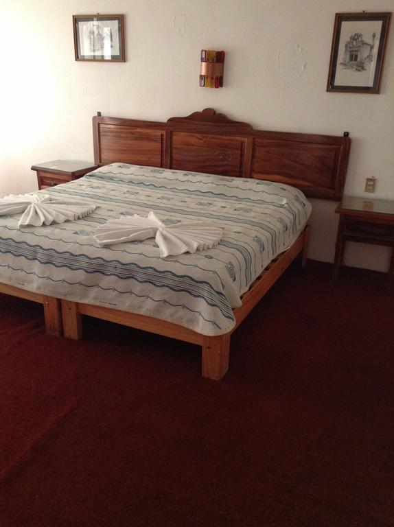 Hotel Atilanos Morelia Buitenkant foto